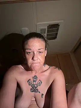TheANNswer live cam on StripChat