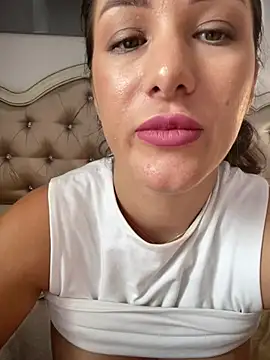 HotXMom_ live cam on StripChat