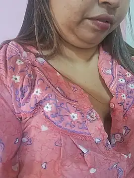 ravina_patil1 (F milf) - Kissing your lips