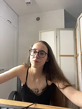 MartiniiSelenna live cam on StripChat