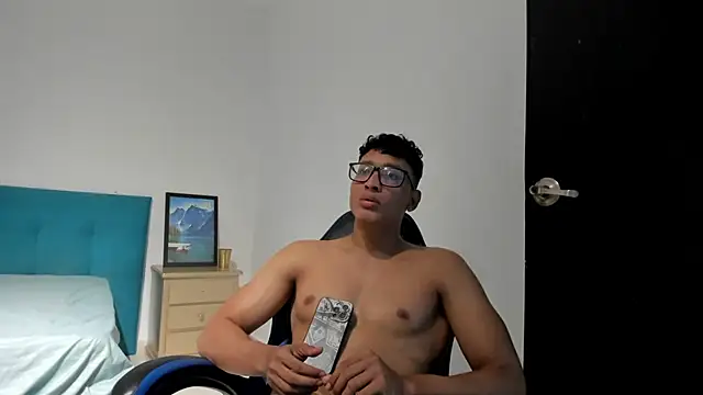 chriss_jones1 live cam on StripChat
