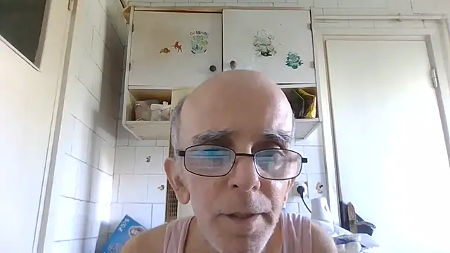mariusica1@xh live cam on StripChat