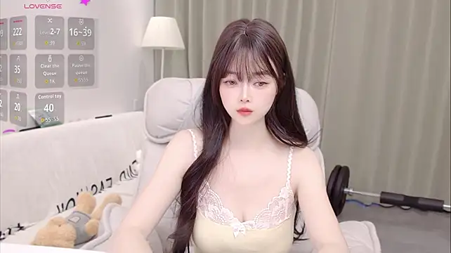 uikyy1 live cam on StripChat