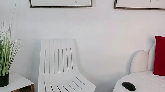 Cassandra_Armani live cam on StripChat