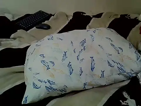 cutiebreey live cam on StripChat