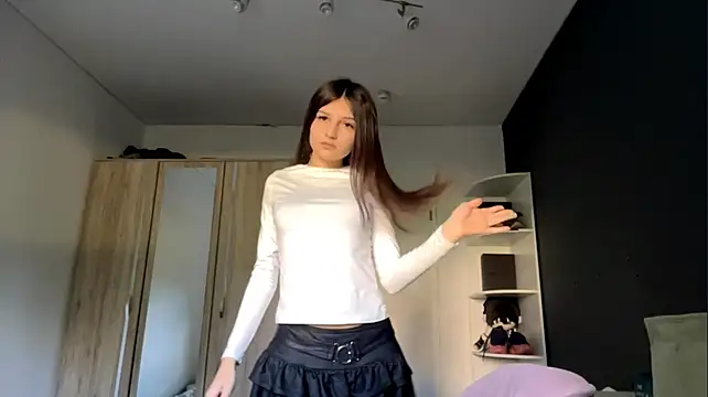 SpanishRooter live cam on StripChat