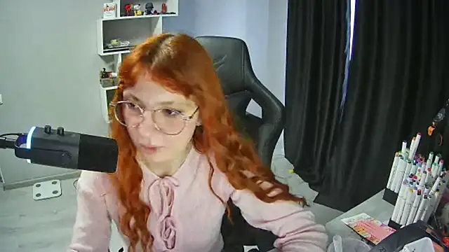 ChiaArgrow live cam on StripChat