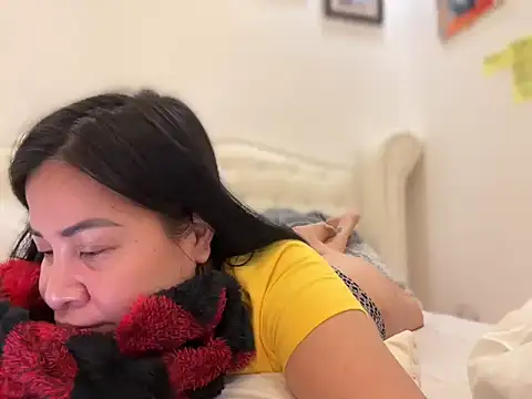 NaughtySCARLETSIN live cam on StripChat