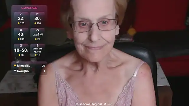 HeisseomaOriginal live cam on StripChat