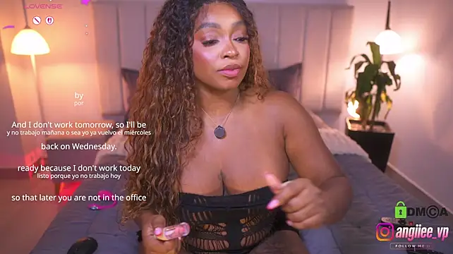nicoletth18 live cam on StripChat