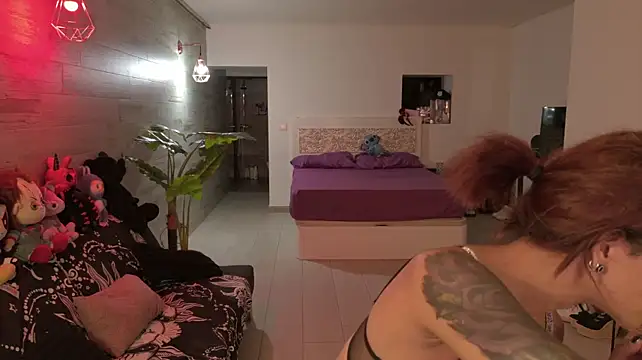 Rosariolovex live cam on StripChat