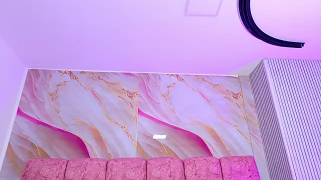 emmacurvy live cam on StripChat