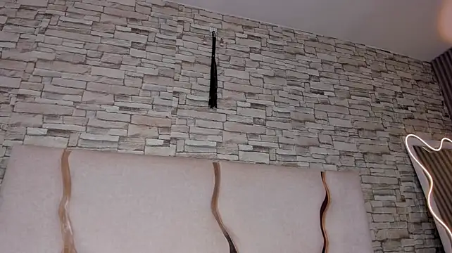 Laulin_tay live cam on StripChat