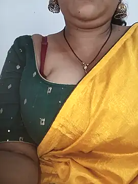 Nyra-23 live cam on StripChat