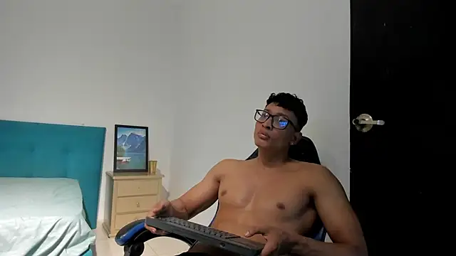 chriss_jones1 live cam on StripChat