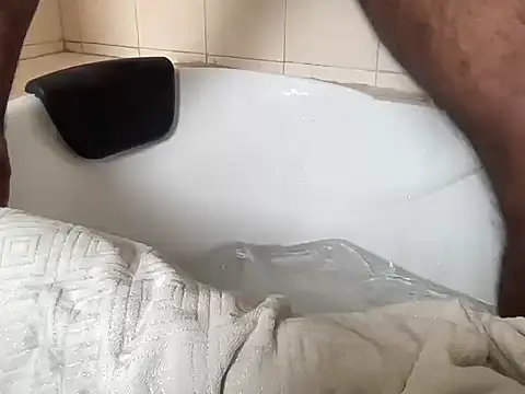 thebeelzebun (Ask my age) - get dick hard on cam