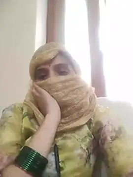 desi_hot1
