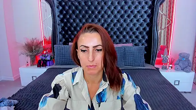 Rebecca_Diamond live cam on StripChat