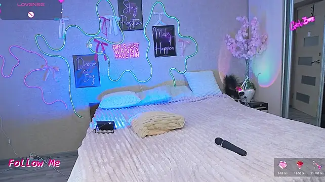 Lillianhot68 live cam on StripChat
