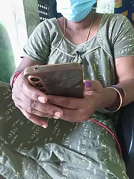 Tamilselviroja- live cam on StripChat