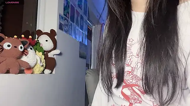 Tieu-May live cam on StripChat