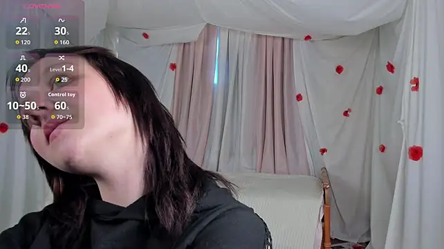 Crazykitta live cam on StripChat