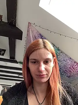 LeylaSquirtyBirty live cam on StripChat