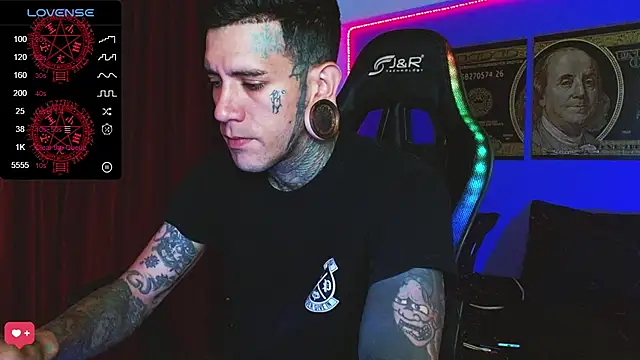 jhonny__ackerman (Ask my age) - show tattooed body