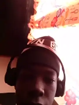 bix2q live cam on StripChat