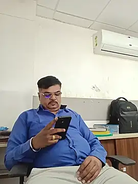 Desi_Gujju_Boy live cam on StripChat