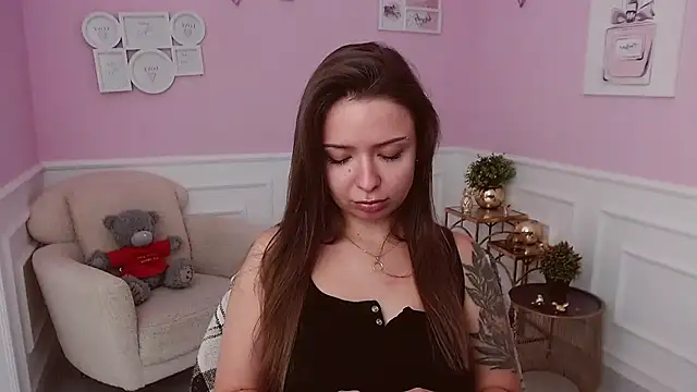LucySkilar live cam on StripChat