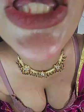 callmeshreya live sex cam