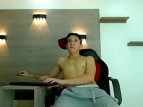 gaeliitto (M twink) - ALL NAKED:devil: