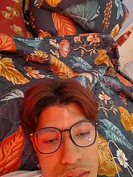 sizehood (M twink) - Make me horny and remove shirt