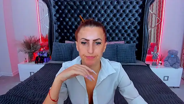 Rebecca_Diamond