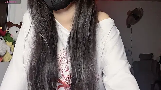 Tieu-May live cam