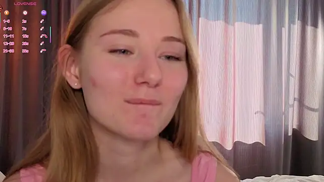 ElvinaRose live sex cam