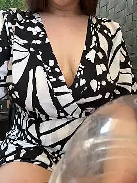 crazytori (F young) - Take off bra in cafe LT🎁