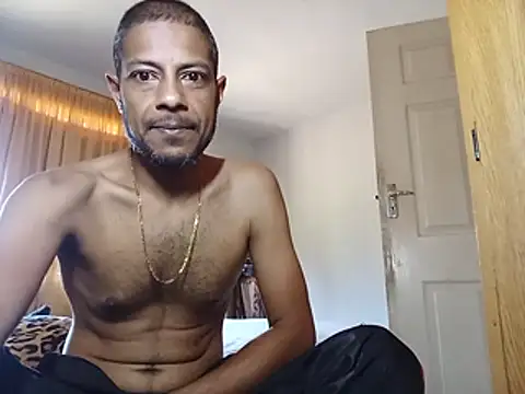hornyman69123 live cam on StripChat