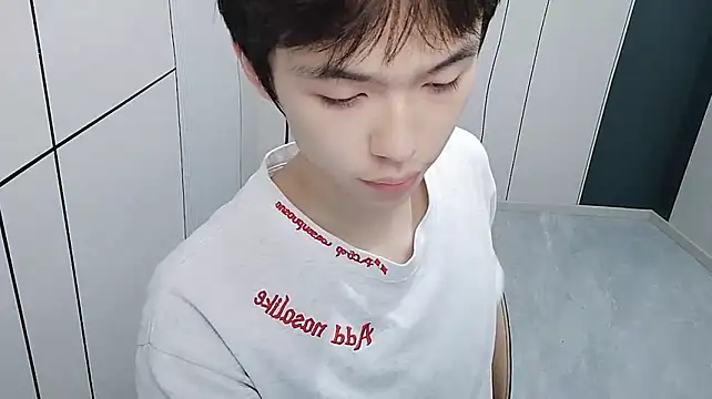 T2028T live cam on StripChat