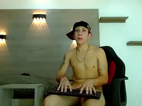 gaeliitto (M twink) - ALL NAKED:devil: