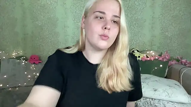 IvyLebelly live cam on StripChat