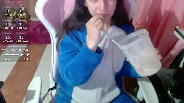 Maggie_Fox3 live cam on StripChat