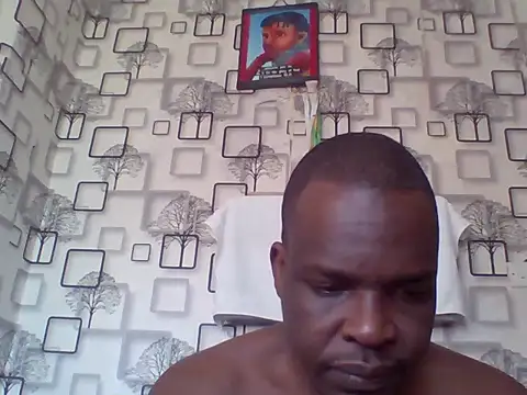 Chumba_001 live cam on StripChat