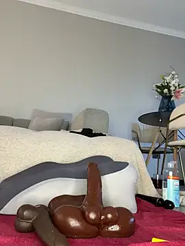 CurvyDesire1