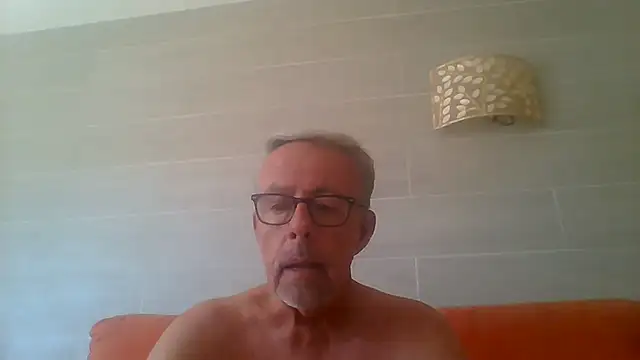 tuggy59 live cam on StripChat