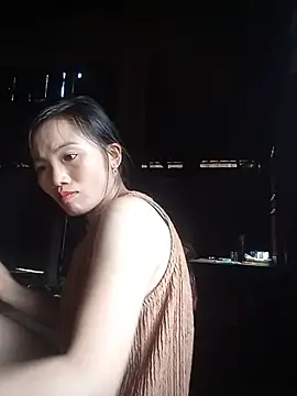 ngan-cute live cam on StripChat