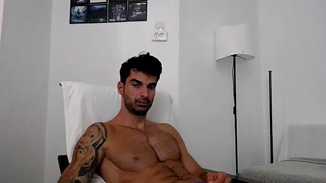 Verycutex live cam on StripChat
