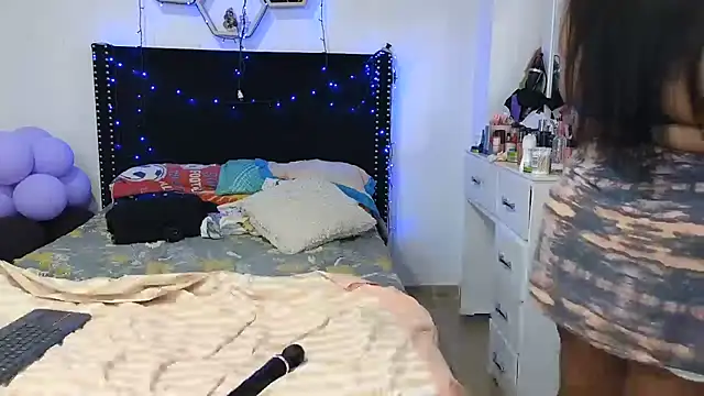 charlotte_077 live sex cam