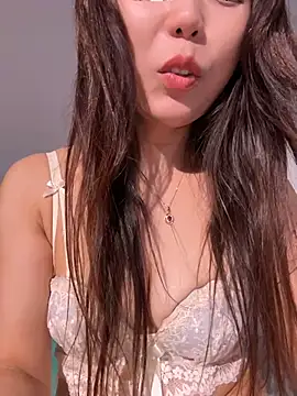 Webcam Model(xiaoyizi20261) is live